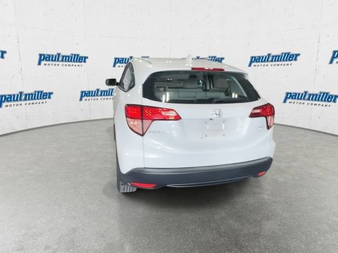 Used 2017 Honda HR-V LX image 9