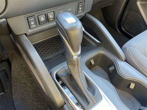 Used 2024 Nissan Frontier SV w/ SV Convenience Package image 25