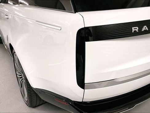 Used 2023 Land Rover Range Rover Autobiography AWD/4WD image 29