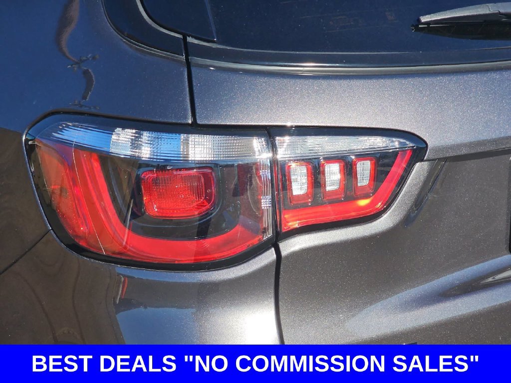 Used 2023 Jeep Compass Latitude w/ Sun and Sound Group AWD/4WD image 40