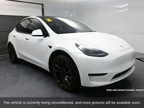Used 2023 Tesla Model Y Performance AWD/4WD image 3