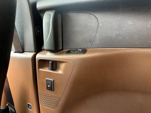 Used 2017 Chrysler Pacifica Limited w/ UConnect Theater Package FWD image 33