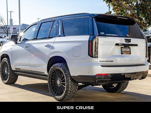 Used 2026 Cadillac Escalade Platinum Sport w/ LPO, Floor Liner Package image 7