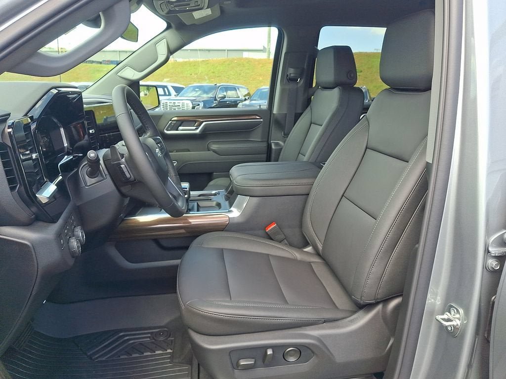 New 2026 Chevrolet Silverado 1500 RST w/ Safety Package AWD/4WD image 6