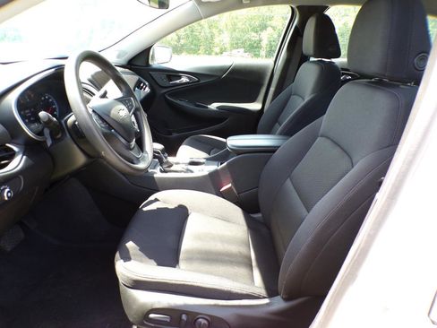 Used 2025 Chevrolet Malibu LT FWD image 28