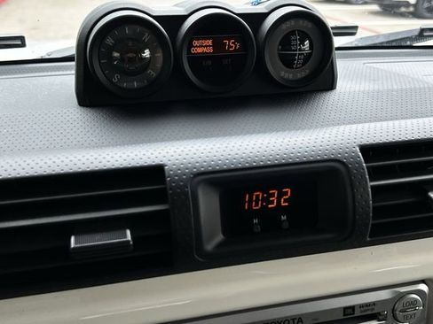 Used 2012 Toyota FJ Cruiser 4WD w/ Upgrade Pkg image 20