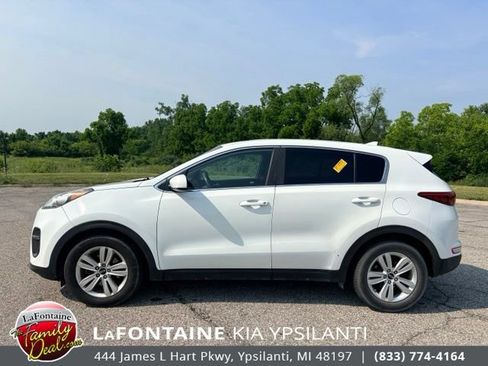 Used 2017 Kia Sportage LX FWD image 2