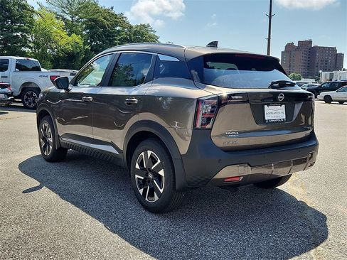 New 2025 Nissan Kicks SV w/ SV Premium Package image 3