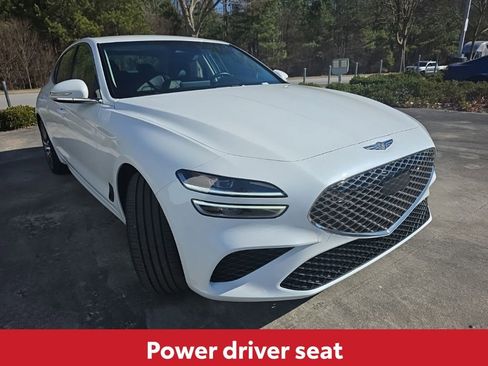 Used 2025 Genesis G70 2.5T image 10