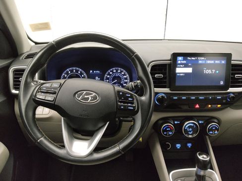 Used 2021 Hyundai Venue SEL FWD image 22