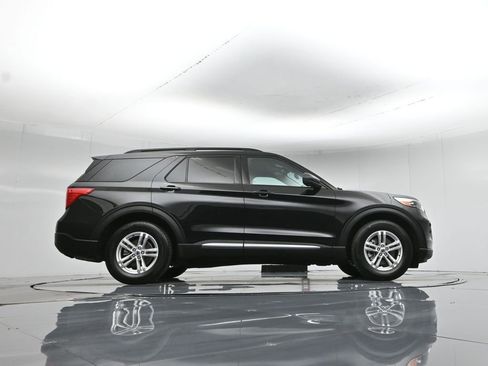 Used 2022 Ford Explorer XLT image 55