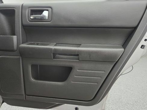 Used 2019 Ford Flex SE FWD image 25