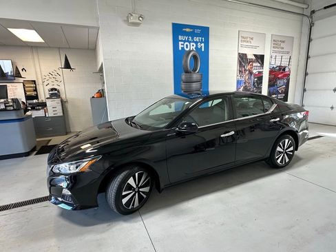 Used 2022 Nissan Altima 2.5 SV image 3