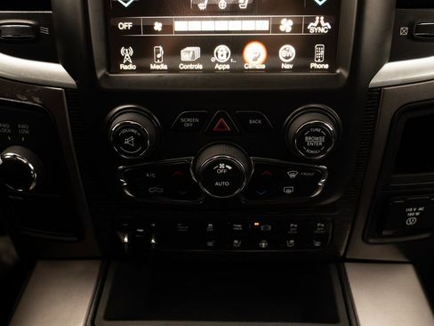 Used 2017 RAM 3500 Laramie Longhorn image 16