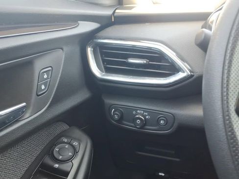 Used 2022 Chevrolet TrailBlazer LT w/ Convenience Package FWD image 21