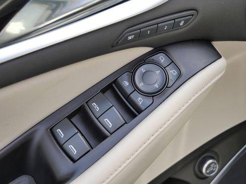 Used 2020 Buick Enclave Premium w/ Sun and Sites Package image 18