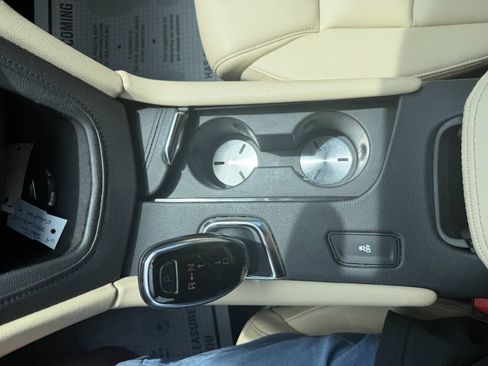 Used 2017 Cadillac XT5 FWD image 29