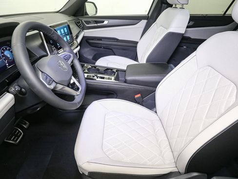 New 2026 Volkswagen Atlas Cross Sport SEL Premium R-Line AWD/4WD image 27