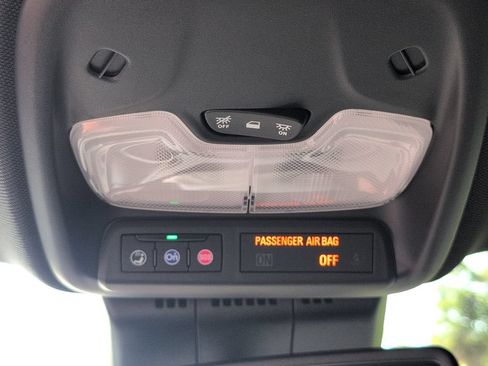 Used 2024 Chevrolet Colorado LT w/ LT Convenience Package III RWD image 18