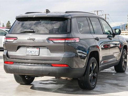 Used 2023 Jeep Grand Cherokee L Laredo image 8