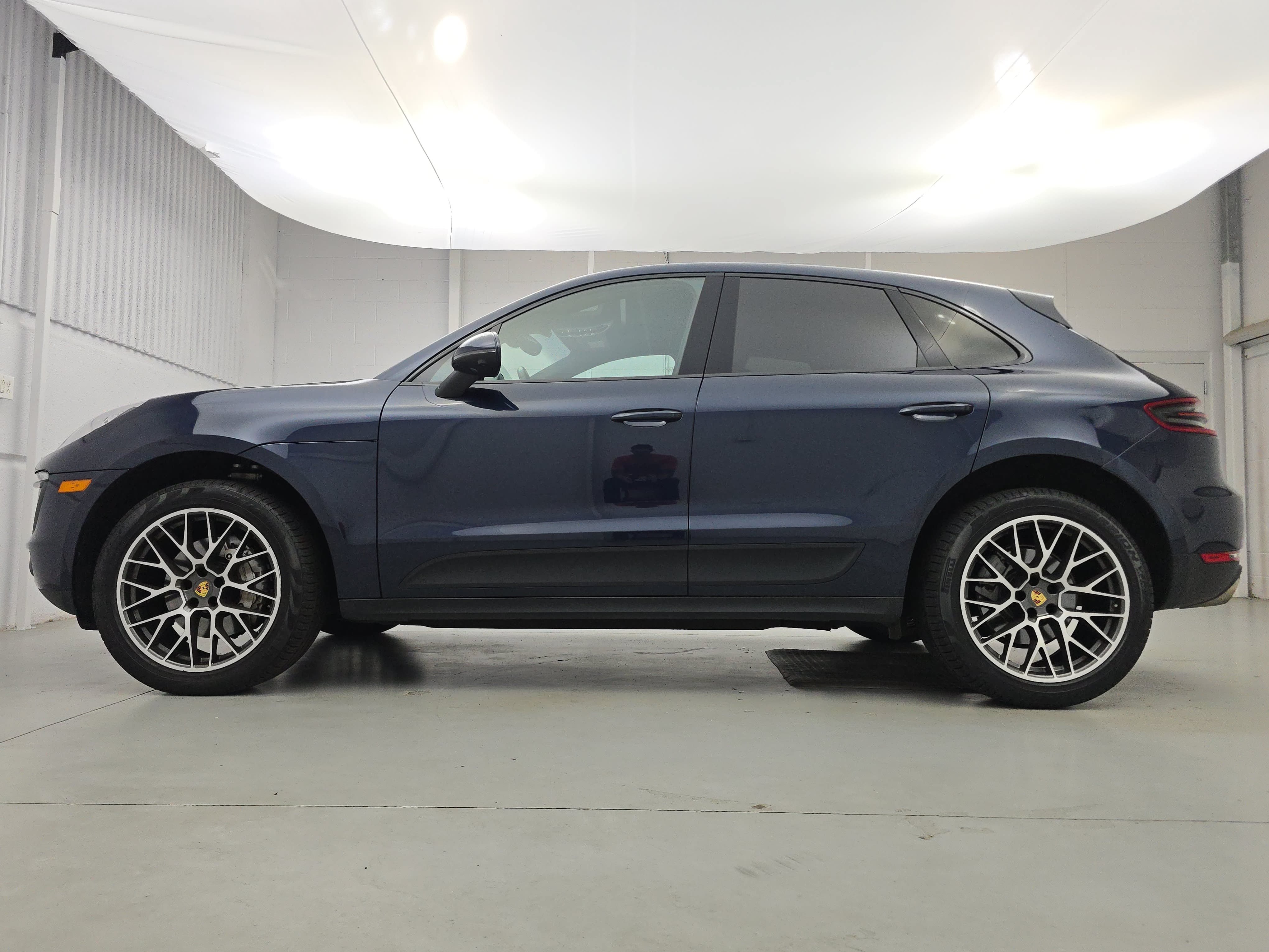 Certified 2016 Porsche Macan S AWD/4WD image 2