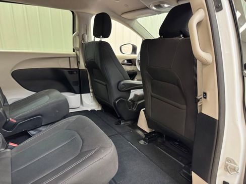 Used 2023 Chrysler Voyager LX FWD image 24