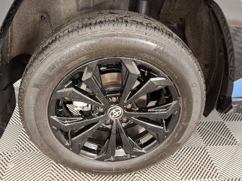 Used 2025 Toyota RAV4 XSE w/ Advanced Technology Package AWD/4WD image 27