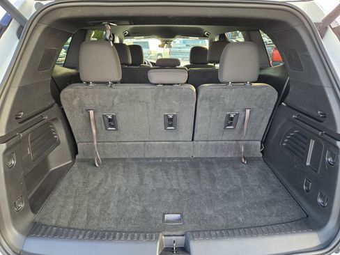 Certified 2025 GMC Acadia Elevation image 9