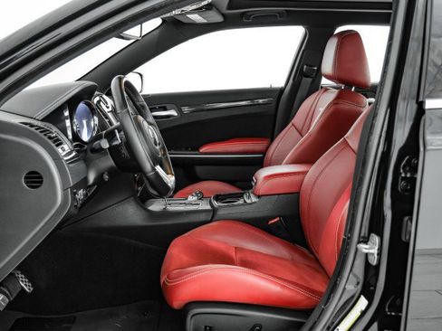 Used 2012 Chrysler 300 SRT8 w/ 19-Premium Speaker Group image 28