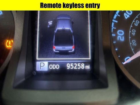 Used 2017 Toyota Tacoma TRD Off-Road w/ Premium & Technology Package image 10