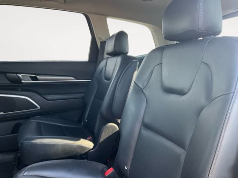 Used 2022 Kia Telluride S FWD image 13