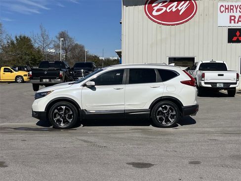 Used 2018 Honda CR-V Touring image 2