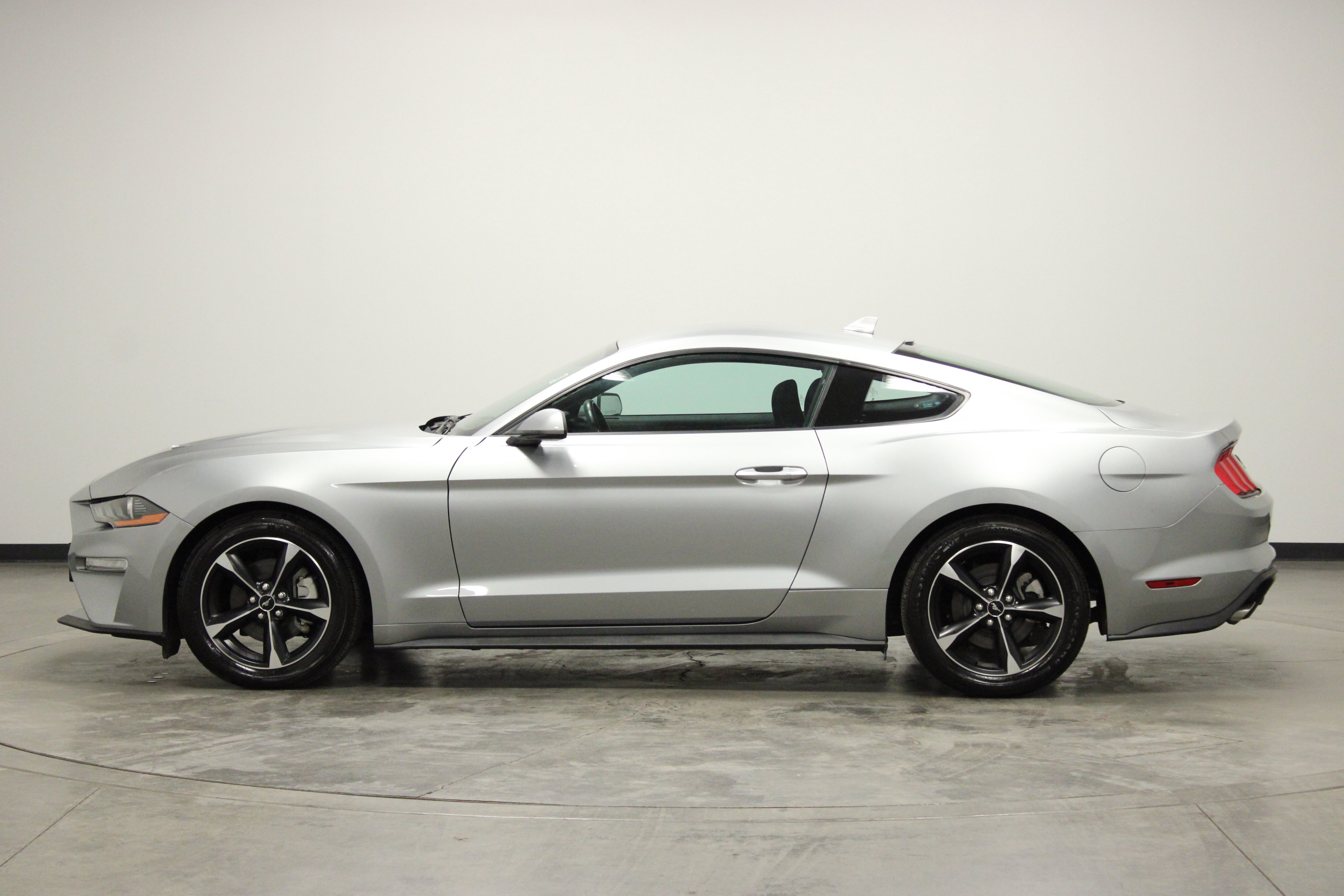 Used 2022 Ford Mustang Coupe RWD image 5