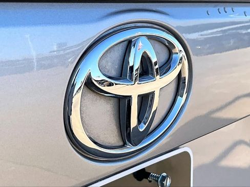 Used 2025 Toyota RAV4 XLE image 29