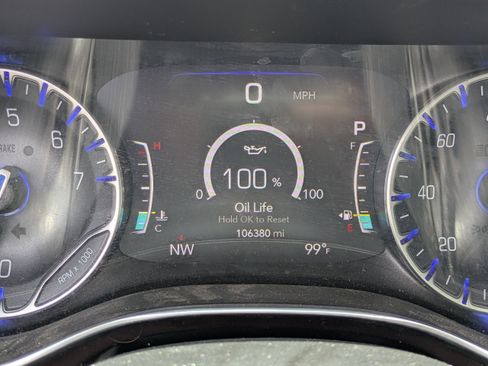 Used 2019 Chrysler Pacifica Limited FWD image 25