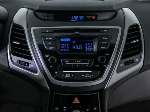 Used 2014 Hyundai Elantra SE image 13