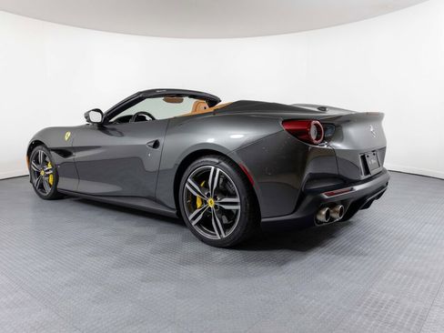 Used 2019 Ferrari Portofino image 9