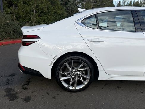 Used 2022 Genesis G70 2.0T image 12
