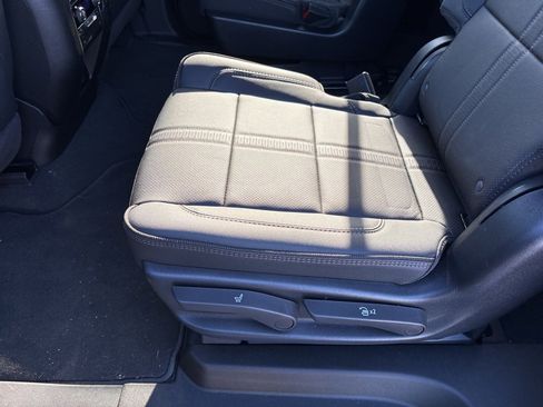 New 2025 Chevrolet Suburban High Country w/ LPO, Illumination Package image 21