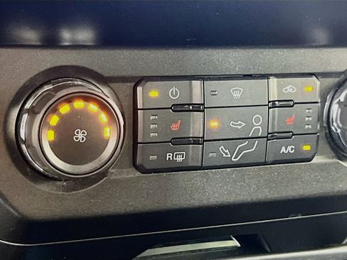 Used 2019 Ford F250 XLT w/ XLT Premium Package AWD/4WD image 19