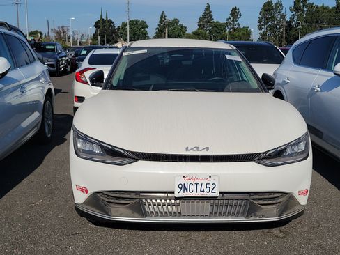 Used 2024 Kia EV6 Light RWD image 2