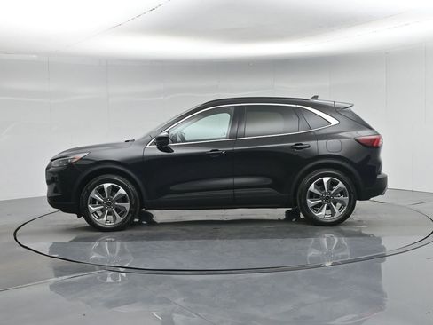 Used 2025 Ford Escape Platinum w/ Premium Technology Package image 32