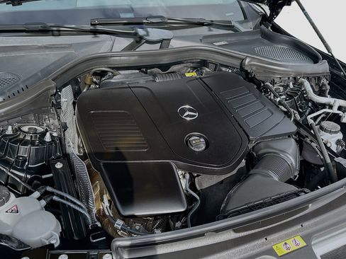 Used 2024 Mercedes-Benz GLC 300 image 34