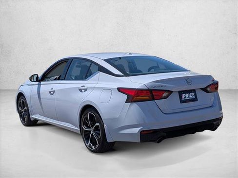 Used 2025 Nissan Altima 2.5 SR FWD image 8