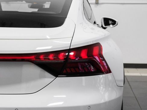 Used 2022 Audi e-tron GT Premium Plus image 53