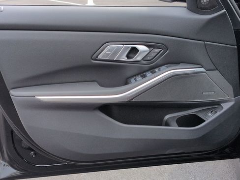 Used 2025 BMW 330i Sedan w/ M Sport Package image 14