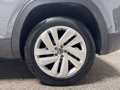 Used 2020 Volkswagen Atlas Cross Sport SE image 17