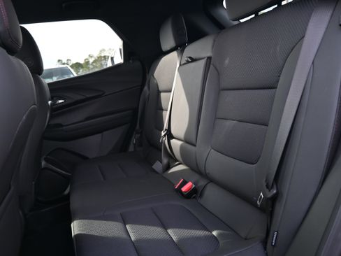 Used 2023 Chevrolet TrailBlazer RS image 30