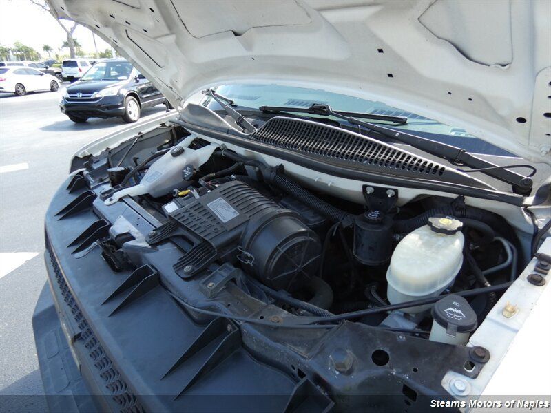 Used 2017 Chevrolet Express 3500 RWD image 7