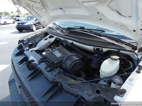 Used 2017 Chevrolet Express 3500 image 7